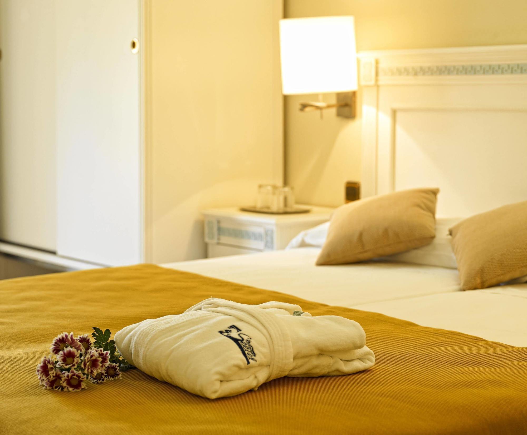 Hotel Bahia Del Sol Santa Ponsa Eksteriør bilde